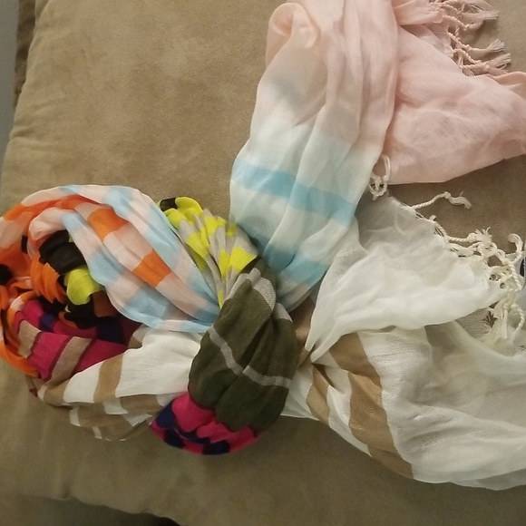 Old Navy Multicolor Large Scarf - Picture 3 of 7